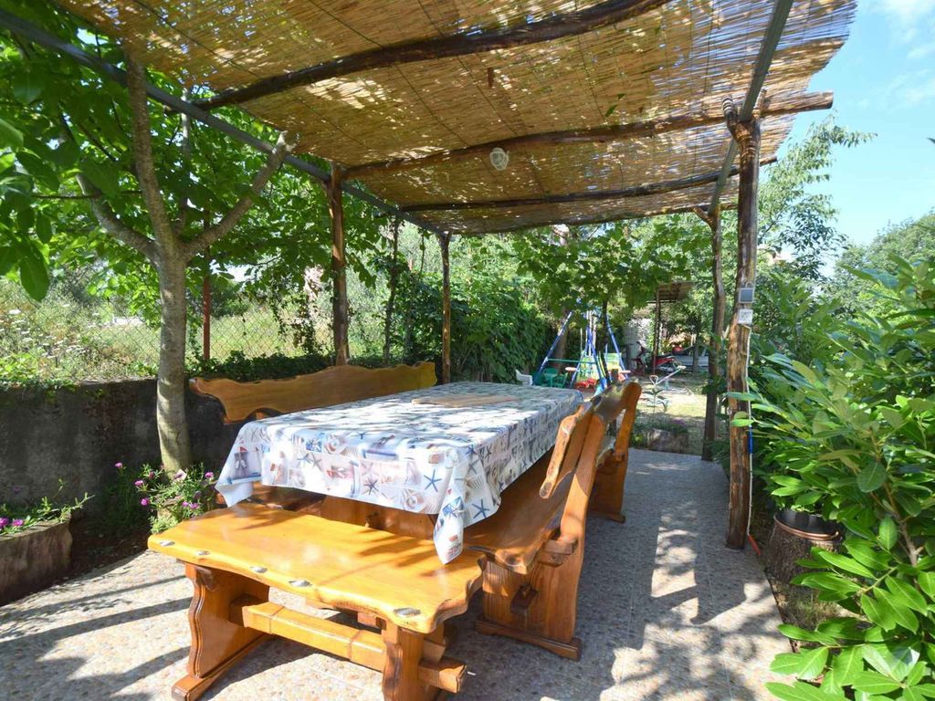 Ferienwohnung mit Balkon und Grill
