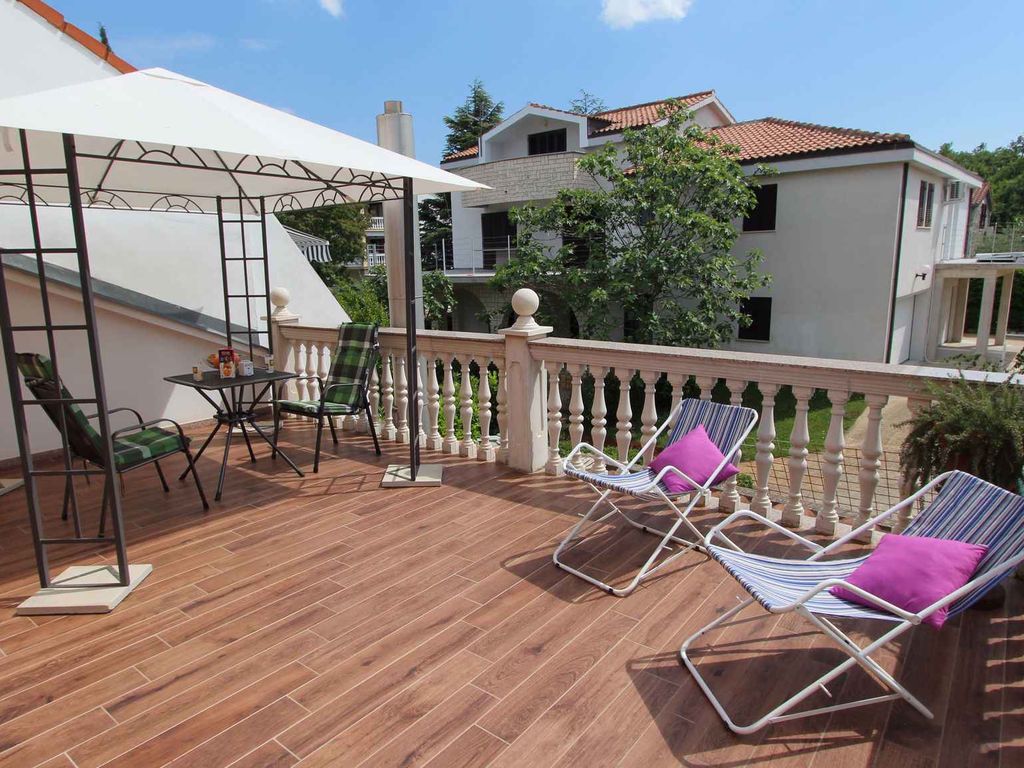 Studio mit Balkon und Klimaanlage