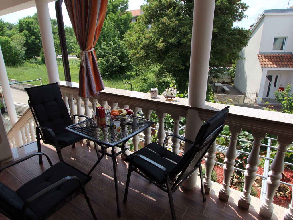 Studio mit Balkon und Klimaanlage