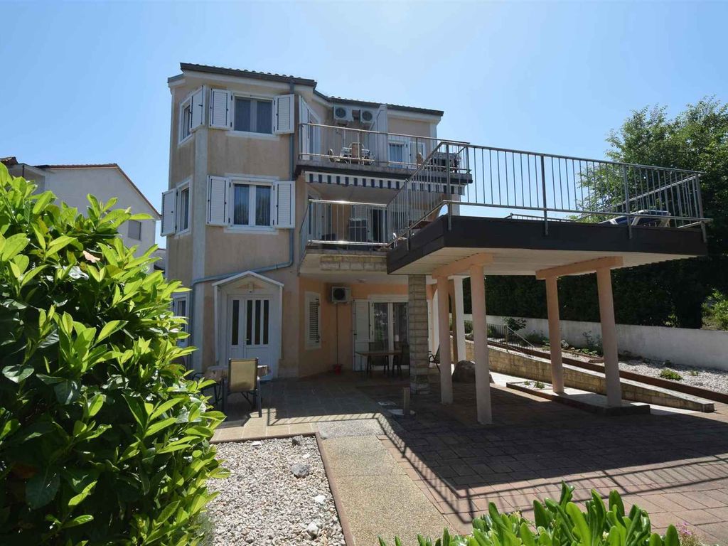 Ferienwohnung mit Balkon und Meerblick