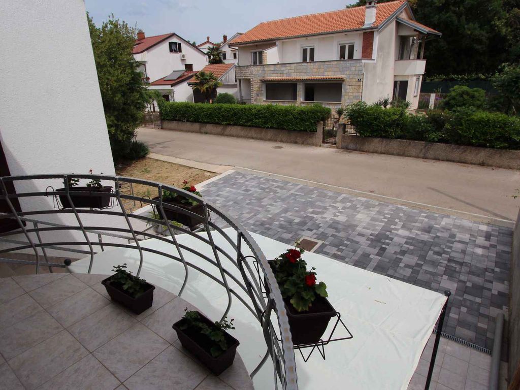 Ferienwohnung mit Klimaanlage und Balkon
