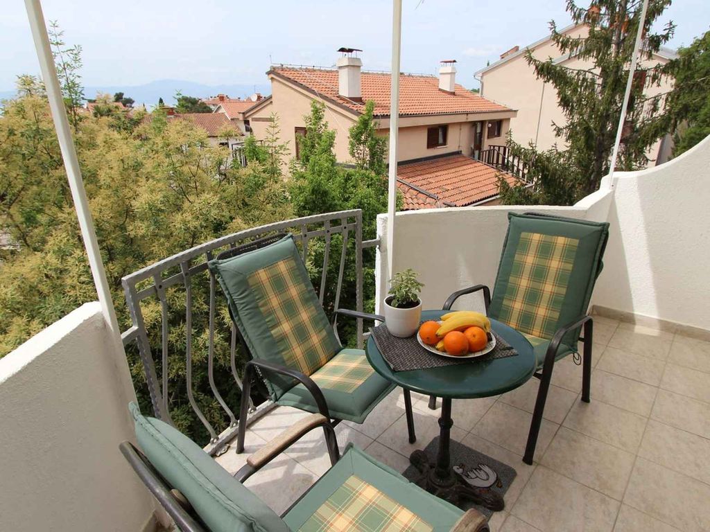 Ferienwohnung mit Klimaanlage und Balkon