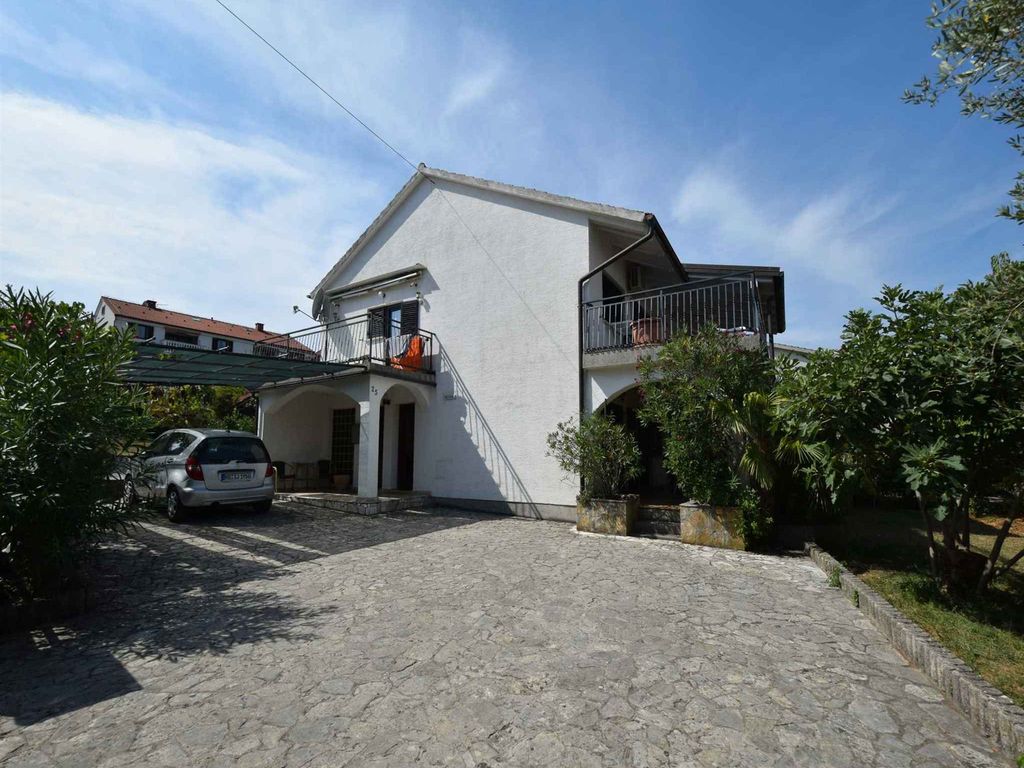 Studio mit Terrasse und Grill