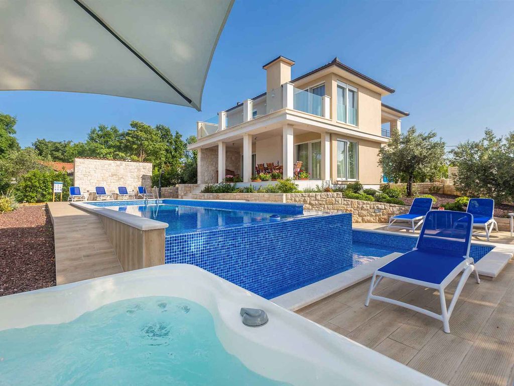 Villa mit Balkon für 2 Personen