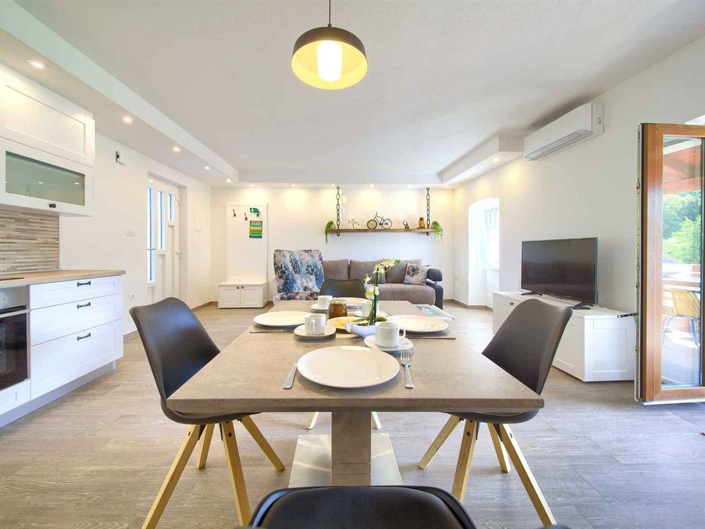 Ferienwohnung mit Terrasse und Internet