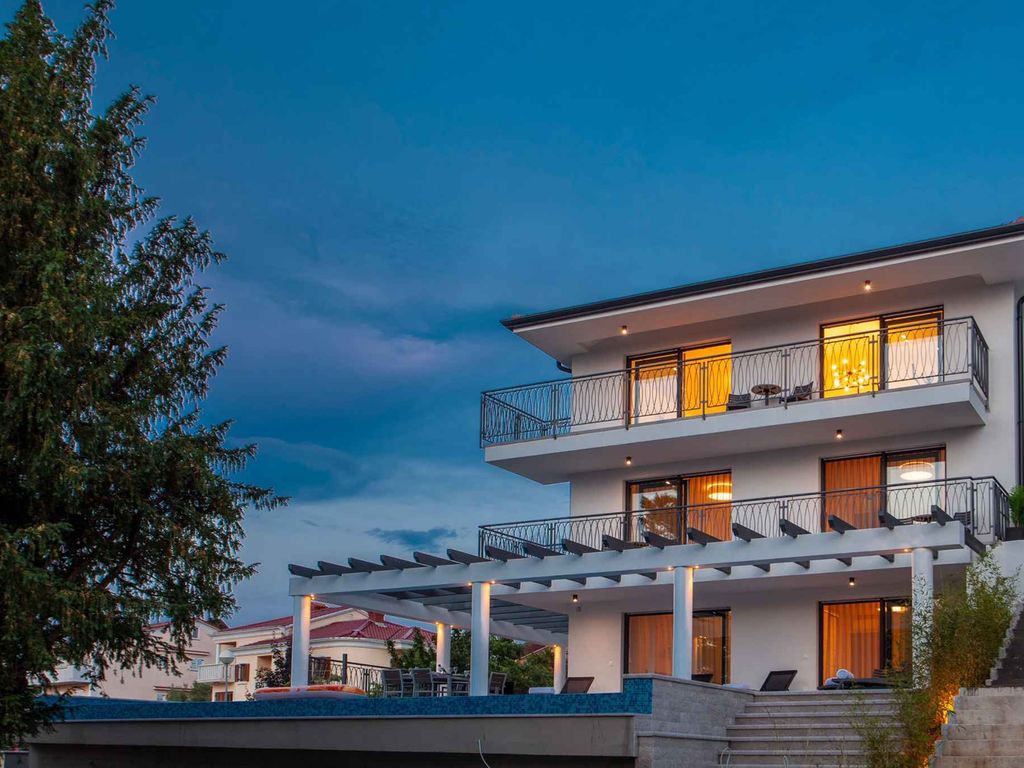 Ferienhaus mit Klimaanlage und Außenpool