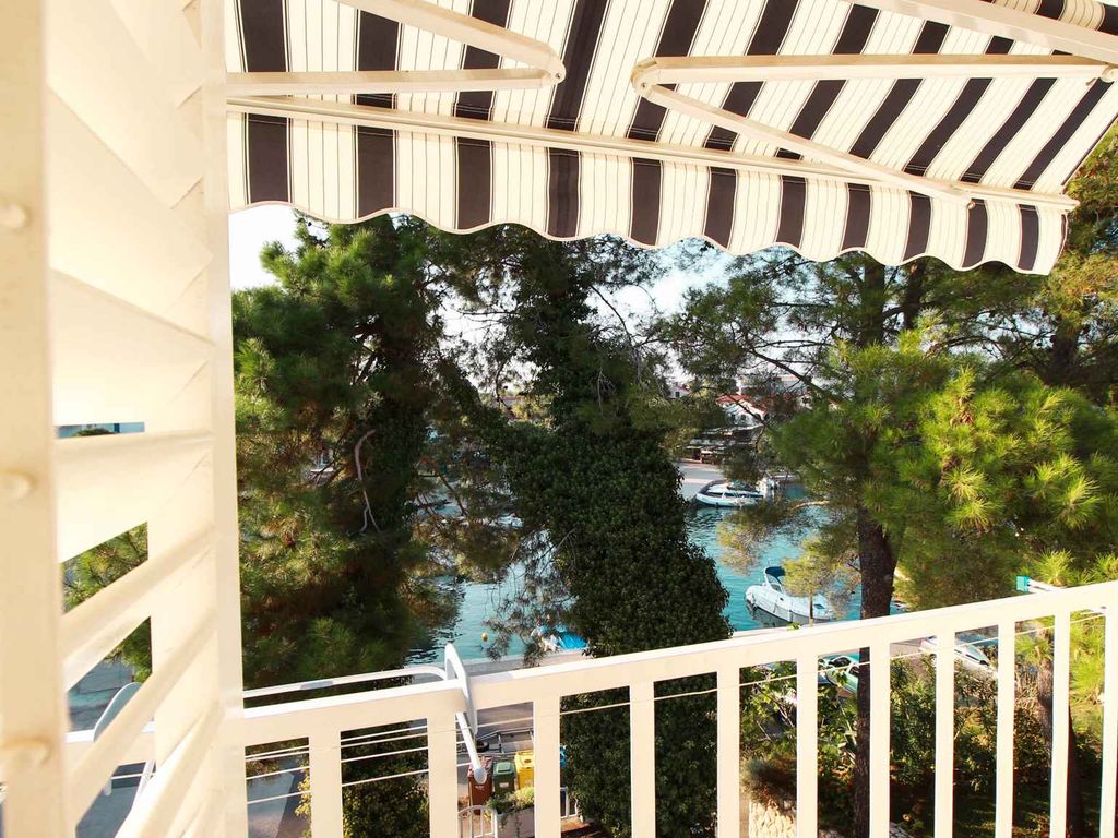 Ferienwohnung mit Balkon und Meerblick