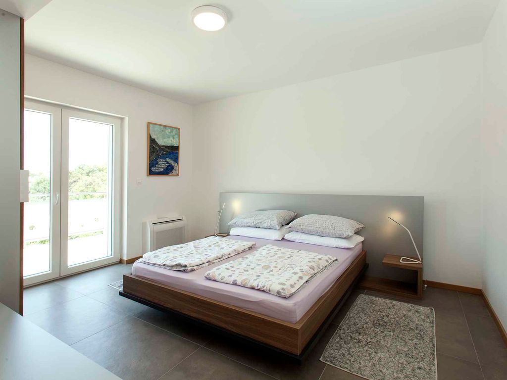 Ferienwohnung mit Klimaanlage und Pool, 200 m vom Strand entfernt