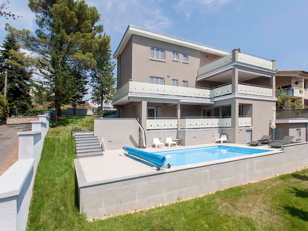 Ferienwohnung mit Klimaanlage und Pool