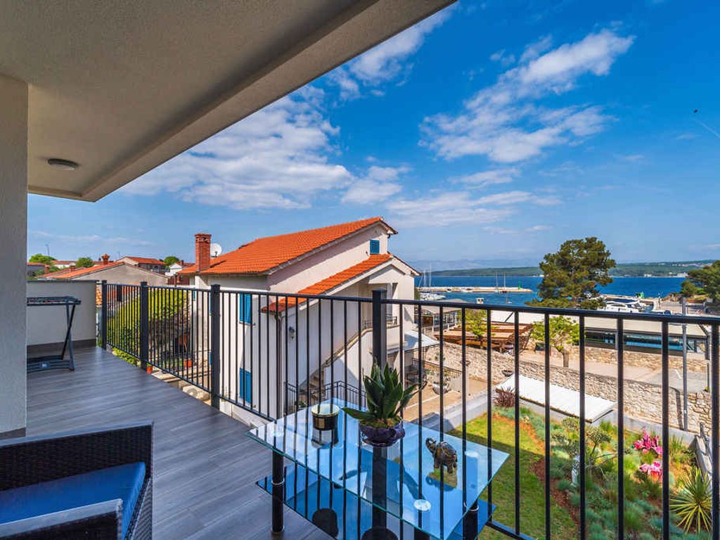 Ferienwohnung mit Balkon und Meerblick
