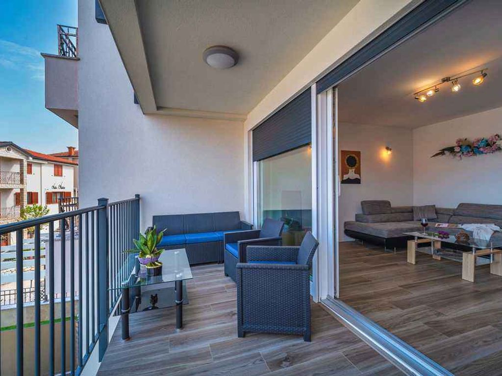 Ferienwohnung mit Balkon und Meerblick