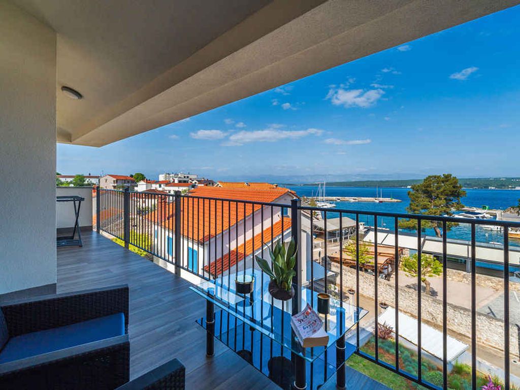 Ferienwohnung mit Balkon und Meerblick