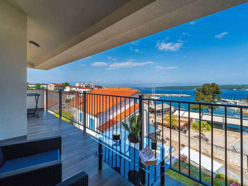 Ferienwohnung mit Balkon und Meerblick