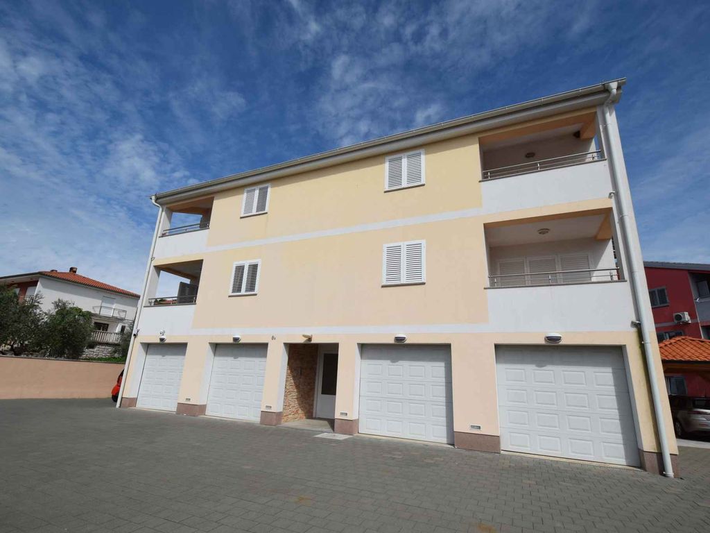Ferienwohnung mit Balkon und Klimaanlage