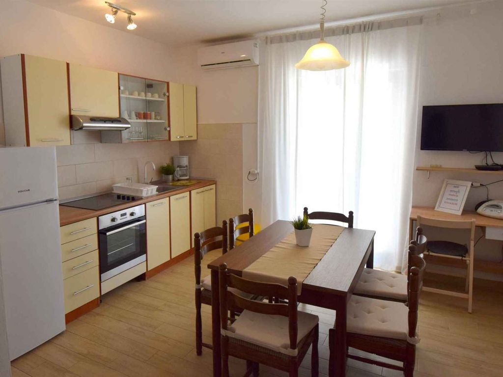 Ferienwohnung mit Terrasse und Grill