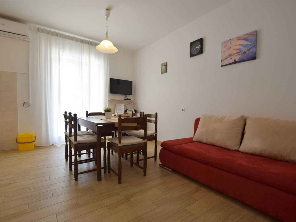 Ferienwohnung mit Terrasse und Grill