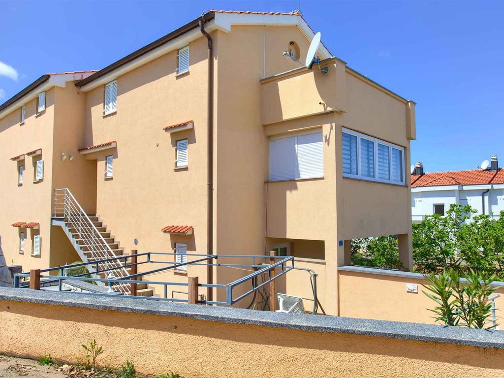 Ferienwohnung mit Balkon und Klimaanlage