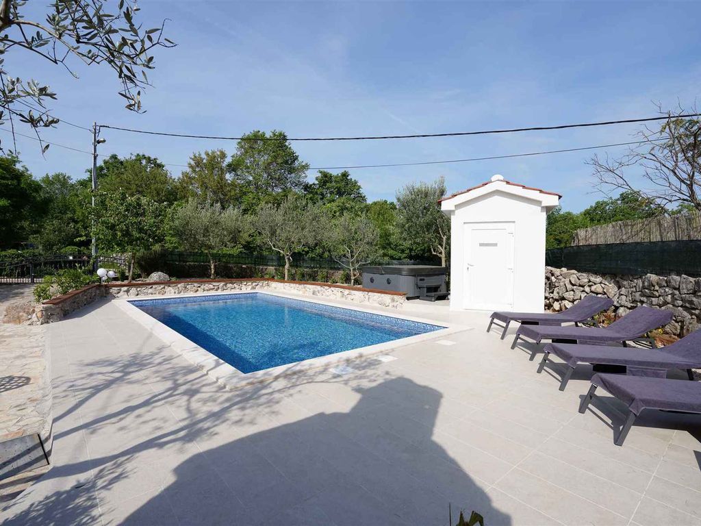 Ferienhaus mit Schwimmbad, Whirlpool und Sauna