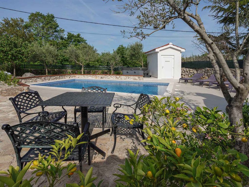 Ferienhaus mit Schwimmbad, Whirlpool und Sauna