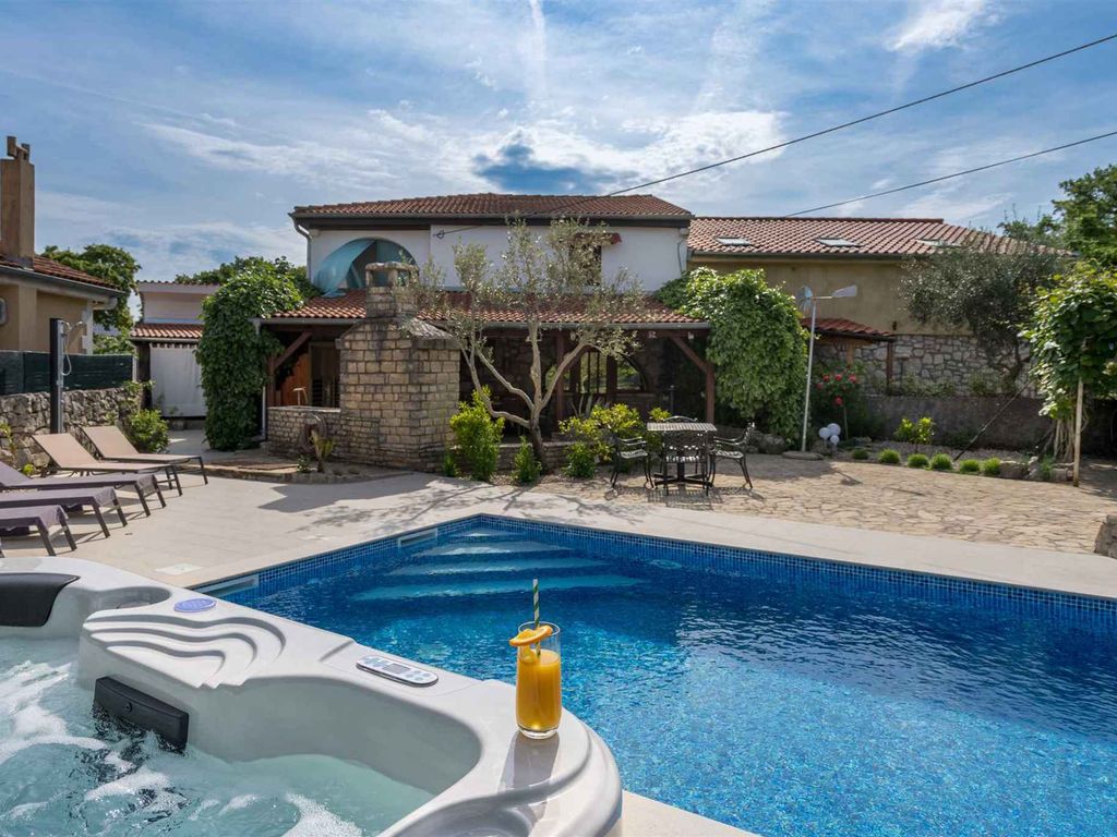 Ferienhaus mit Schwimmbad, Whirlpool und Sauna