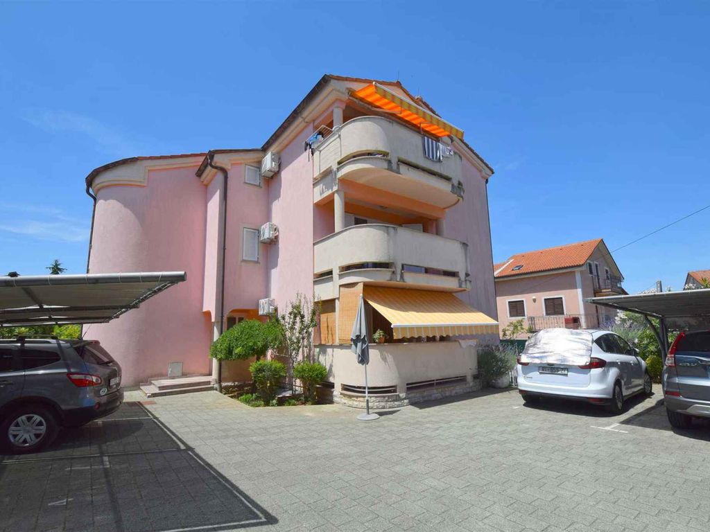 Ferienwohnung mit Klimaanlage und Balkon