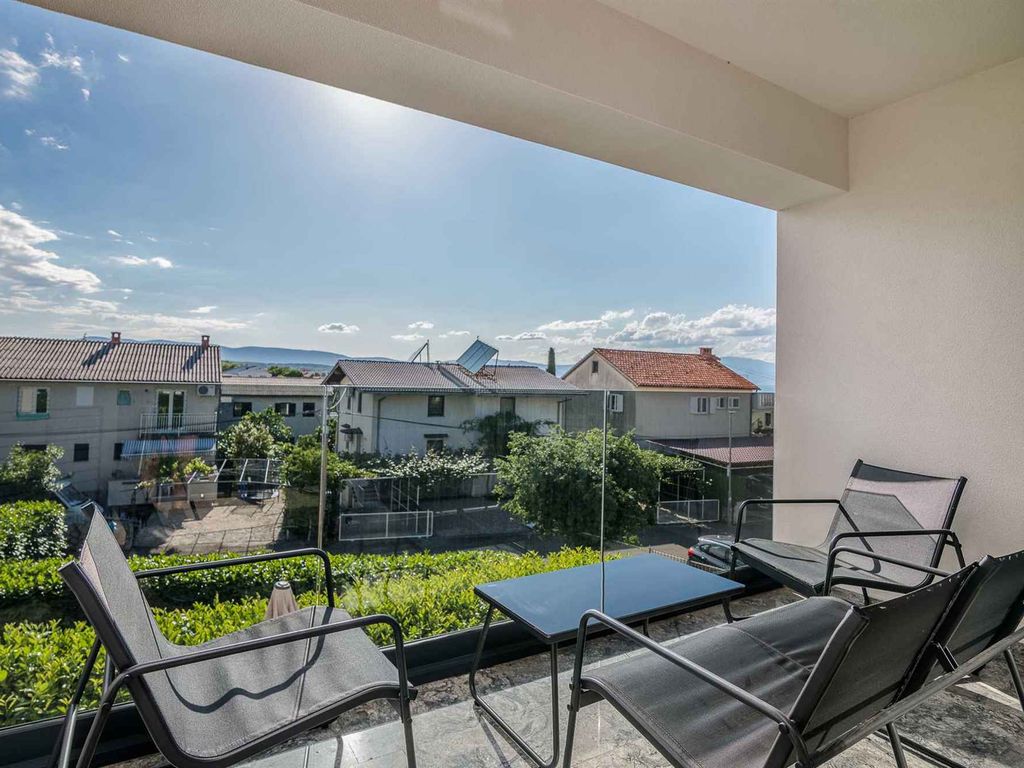 Ferienwohnung mit 3 Schlafzimmern und Balkon