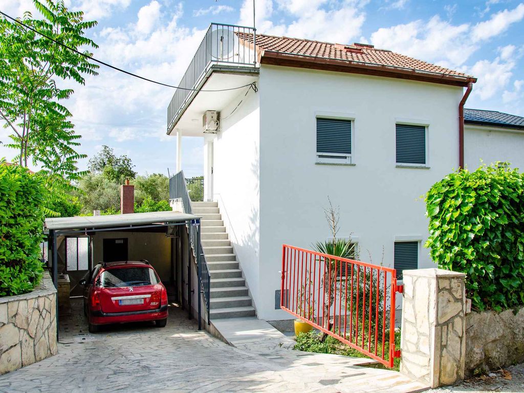 Ferienwohnung mit Balkon und Klimaanlage