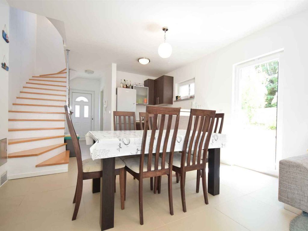 Ferienwohnung mit Balkon und Grill