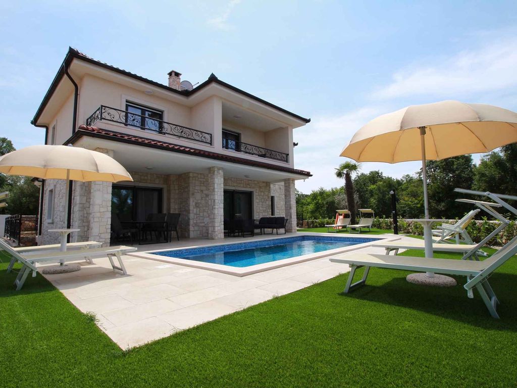 Villa mit Pool