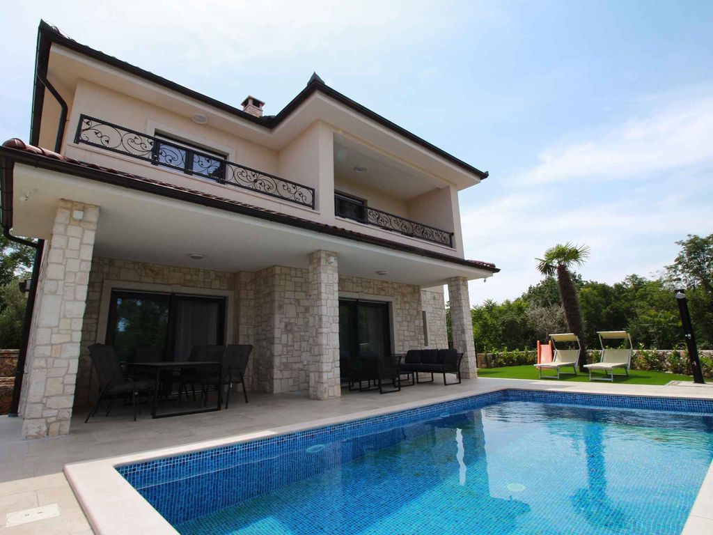 Villa mit Pool