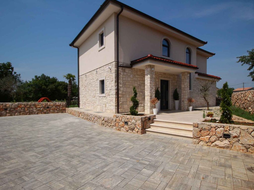 Villa mit Pool