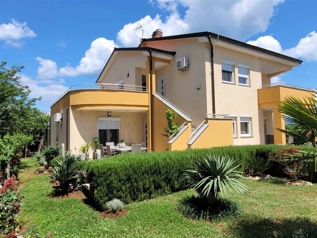 Ferienwohnung mit Balkon und Grill