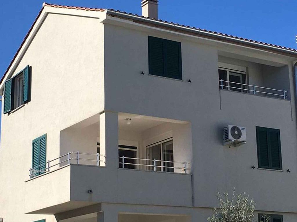 Ferienwohnung mit Klimaanlage und Balkon