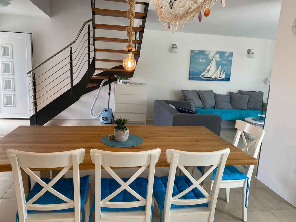 Ferienwohnung mit Klimaanlage und Balkon
