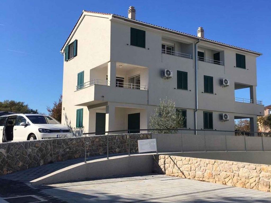 Ferienwohnung mit Klimaanlage und Balkon
