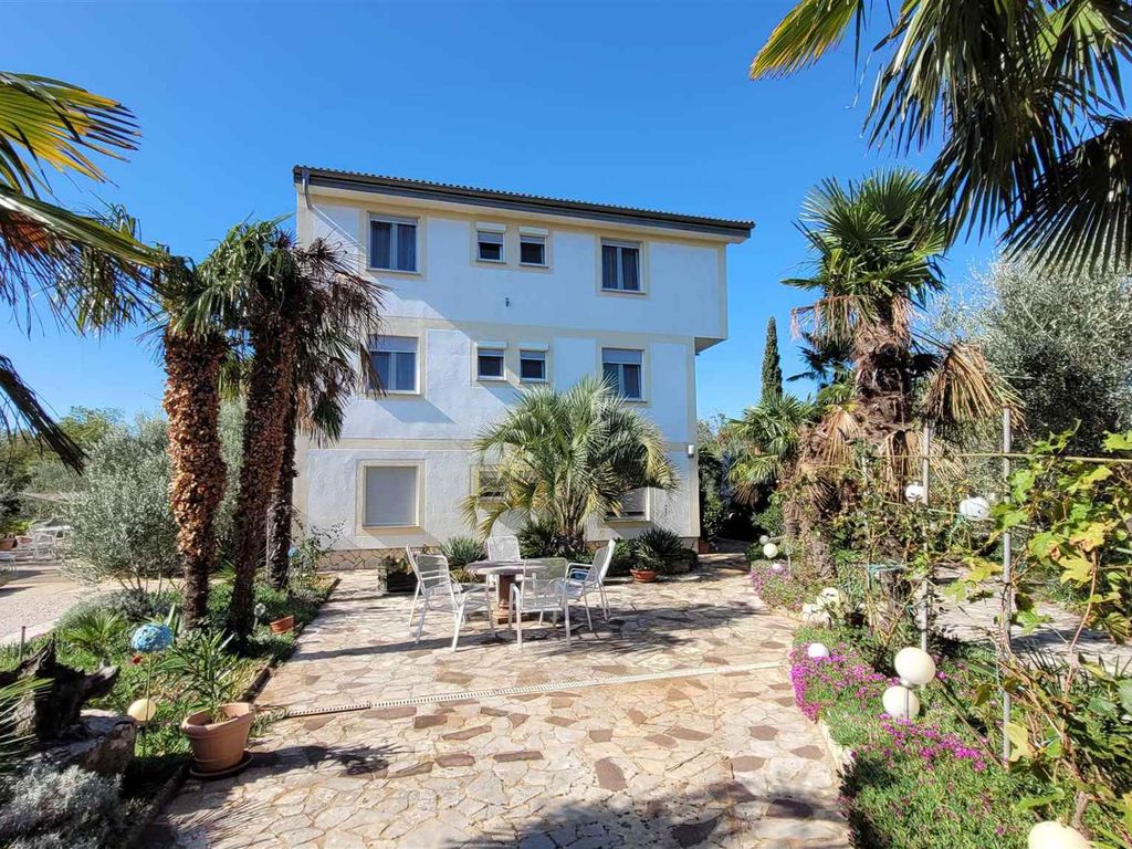 Ferienwohnung mit Garten und Grill