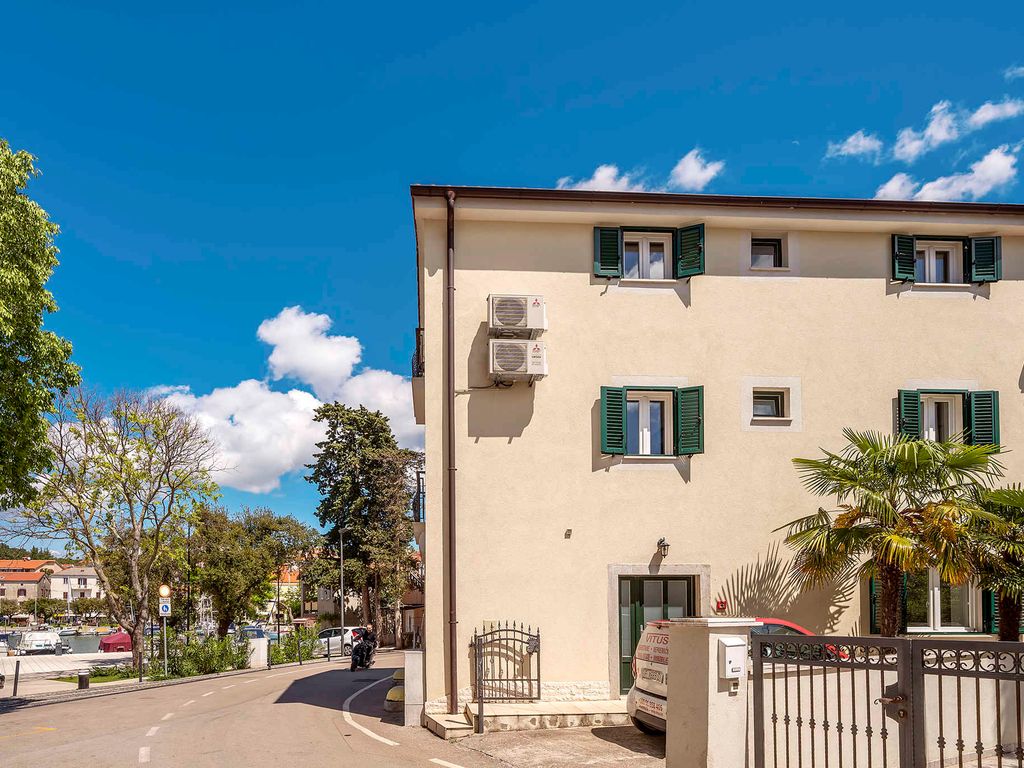 Ferienwohnung mit Balkon und Klimaanlage