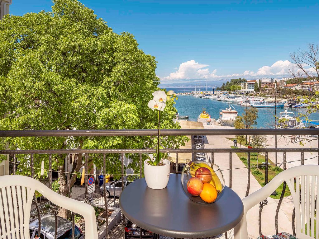 Ferienwohnung mit Balkon und Klimaanlage