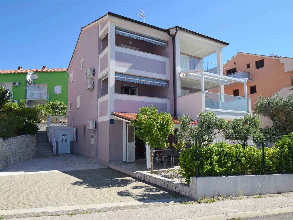 Ferienwohnung mit Balkon und Meerblick
