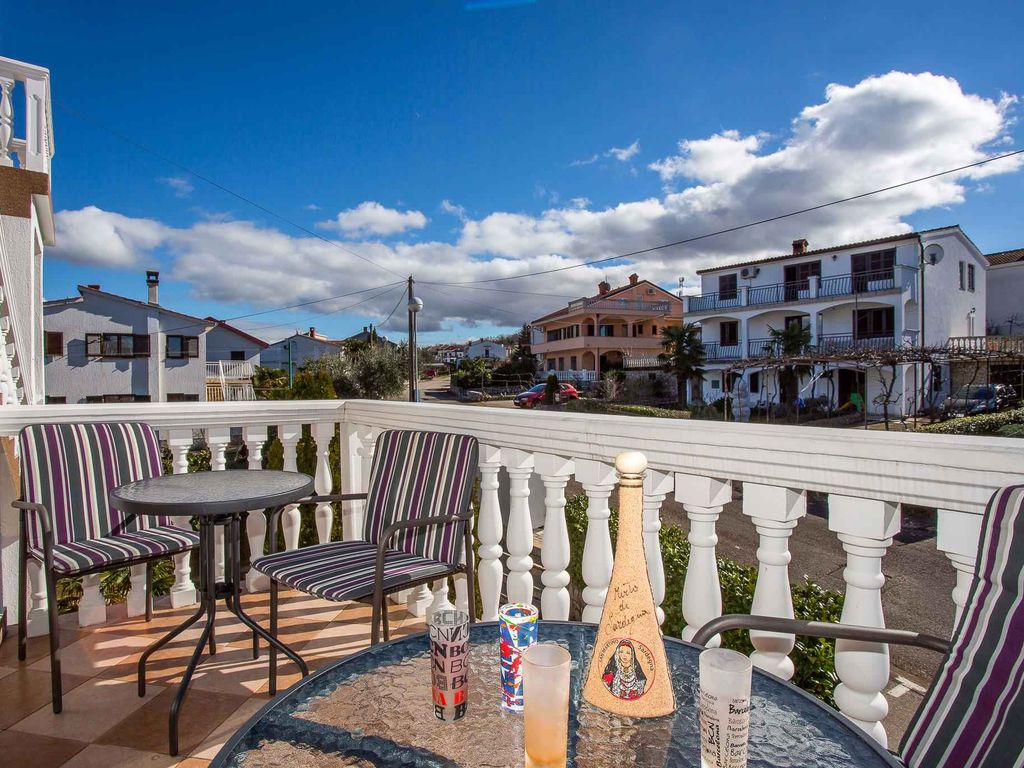 Ferienwohnung mit Balkon und Meerblick