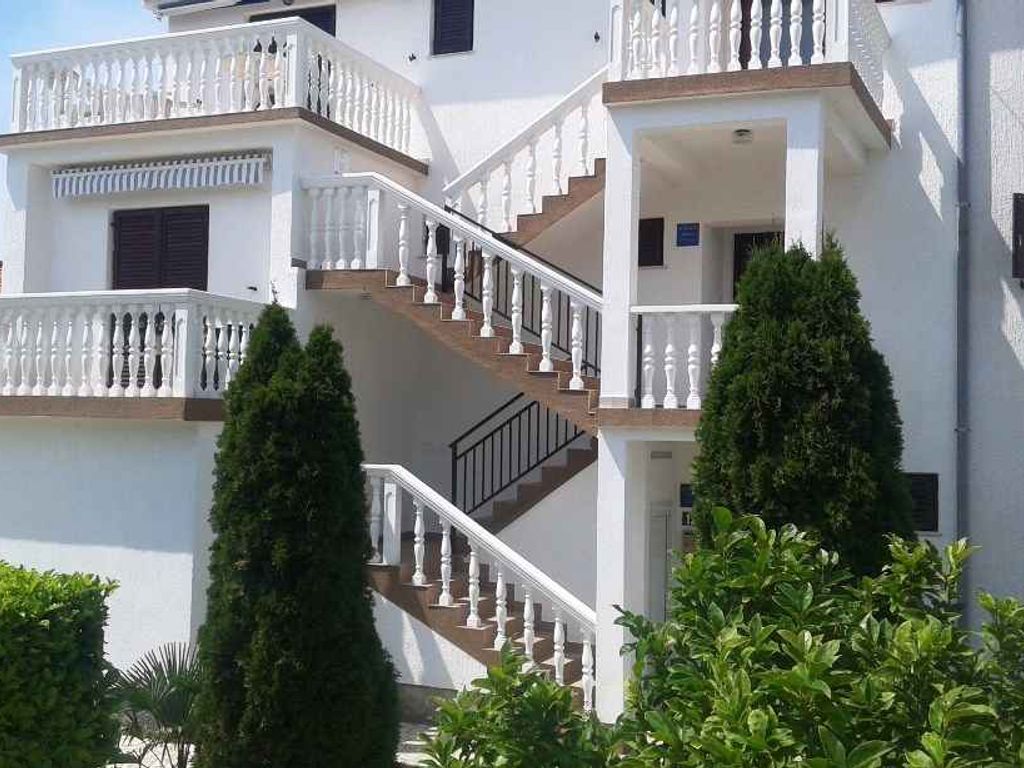 Ferienwohnung mit Balkon und Meerblick