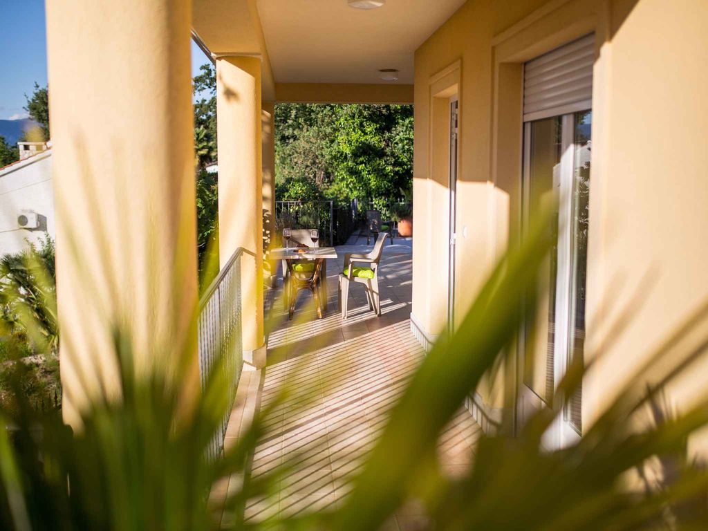 Ferienwohnung mit Terrasse und Klimaanlage