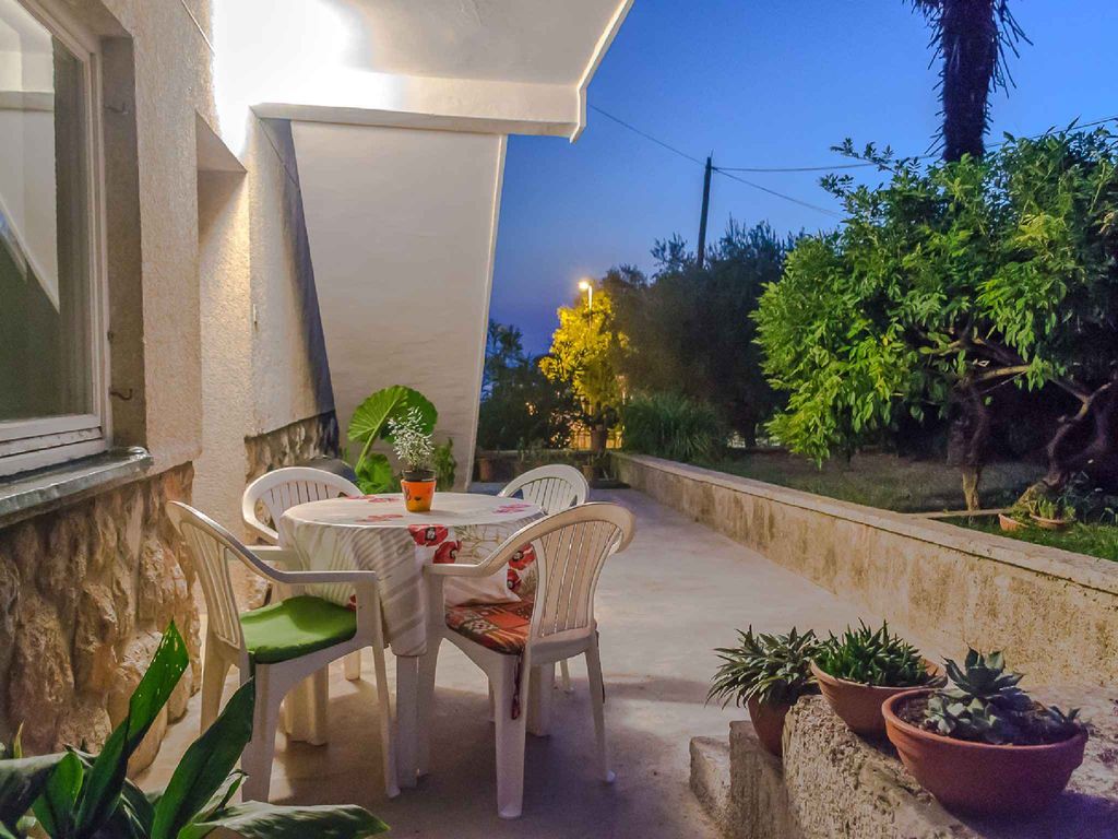 Ferienwohnung mit Terrasse und Grill