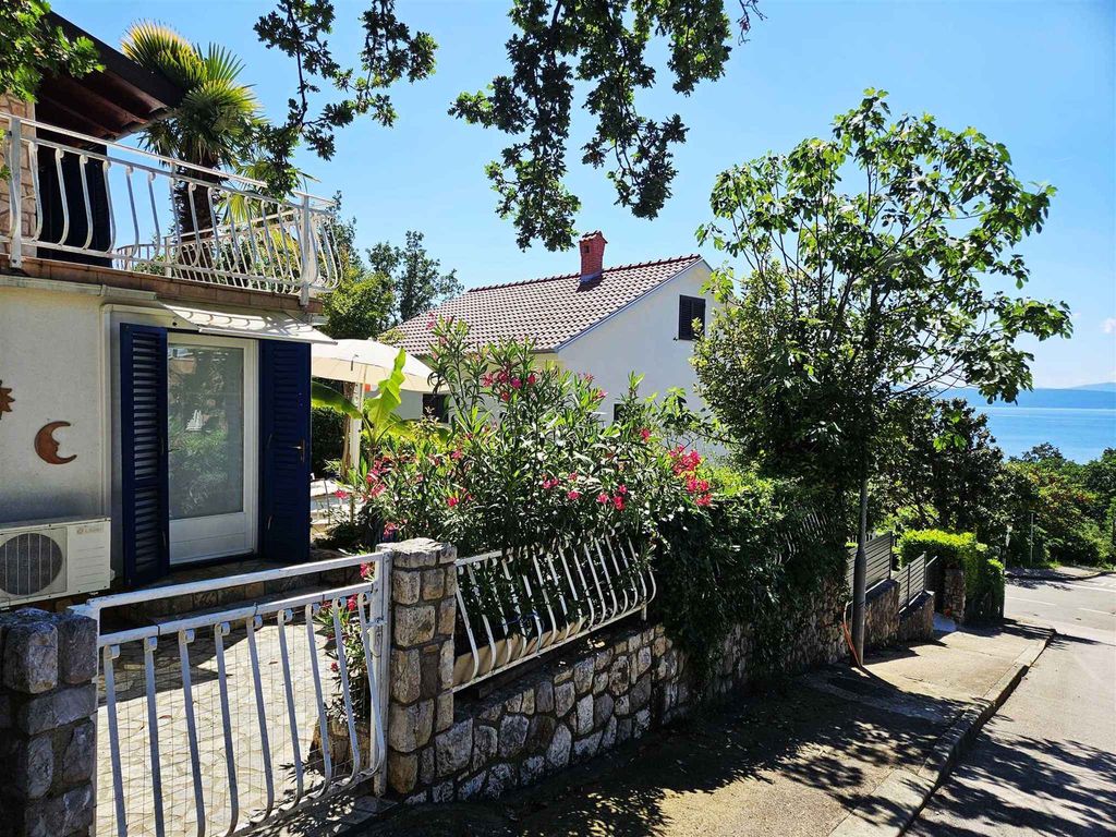 Ferienwohnung mit Terrasse und Meerblick