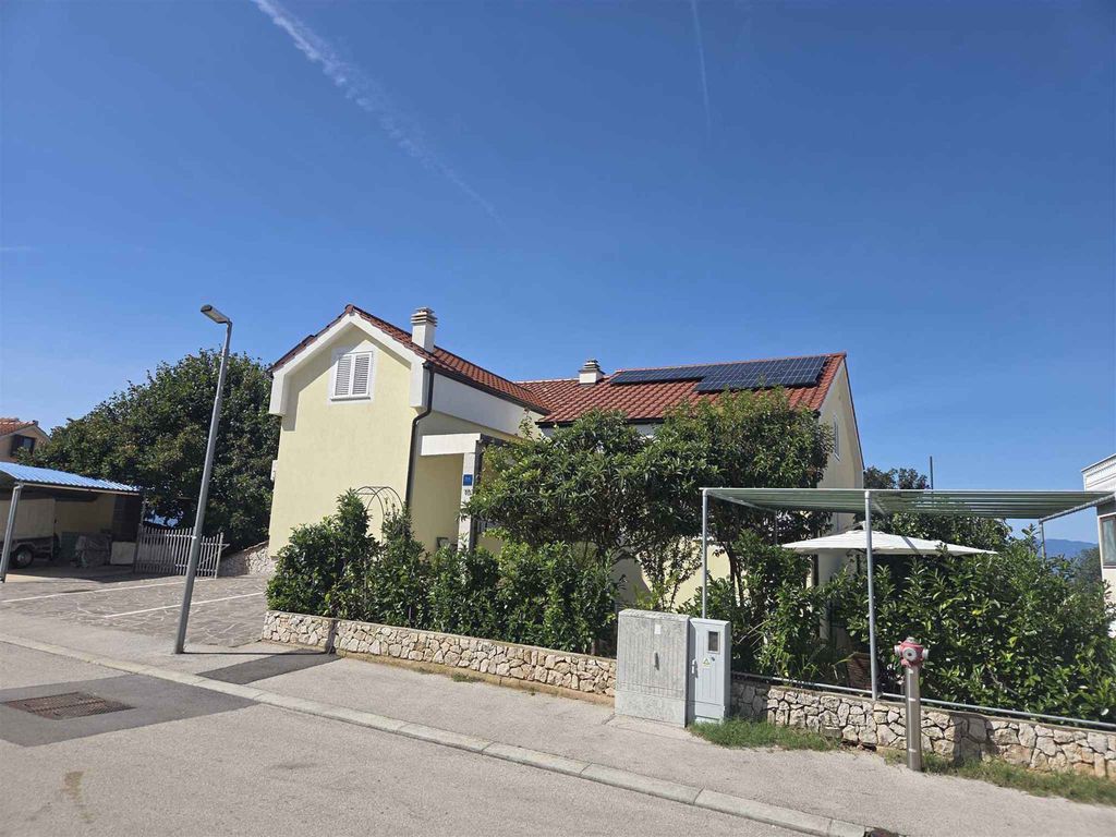 Ferienwohnung mit Terrasse und Grill