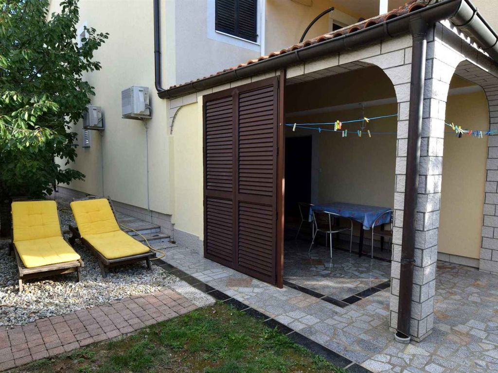 Ferienwohnung mit Terrasse und Grill