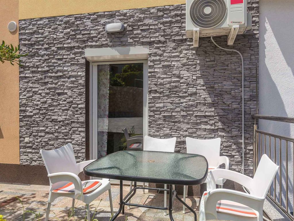 Studio mit Terrasse und Grill