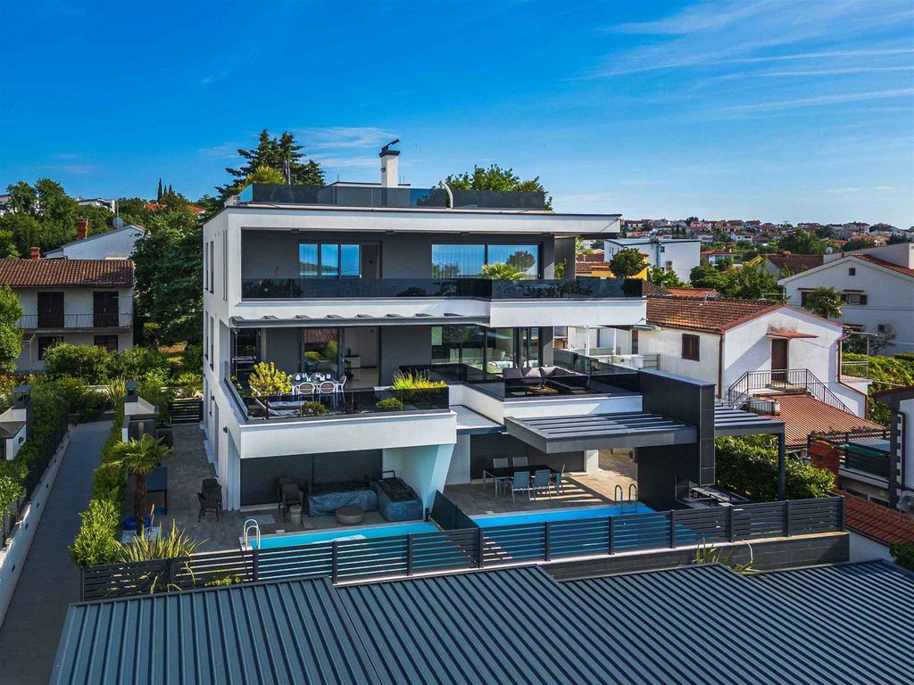 Ferienwohnung luxuriöse Wohnung mit einer schönen Terrasse mit Blick auf das Meer