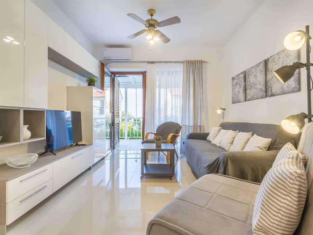 Ferienwohnung Ferienwohnung Mateja mit Klimaanlage und Terrasse