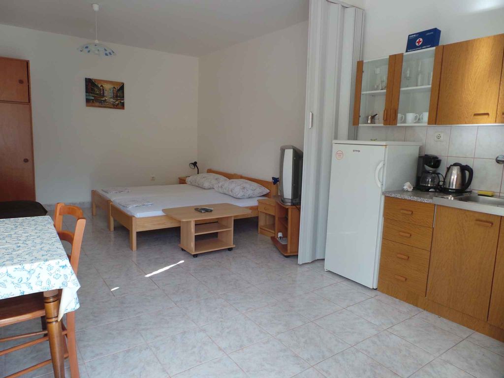 Studio mit Garten, nur 30m vom Meer